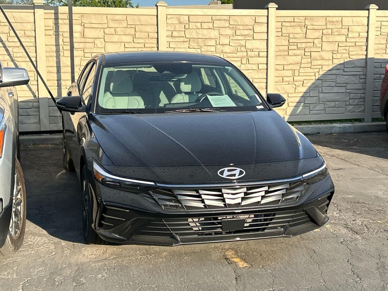 2025 Hyundai Elantra Hybrid Limited photo 5