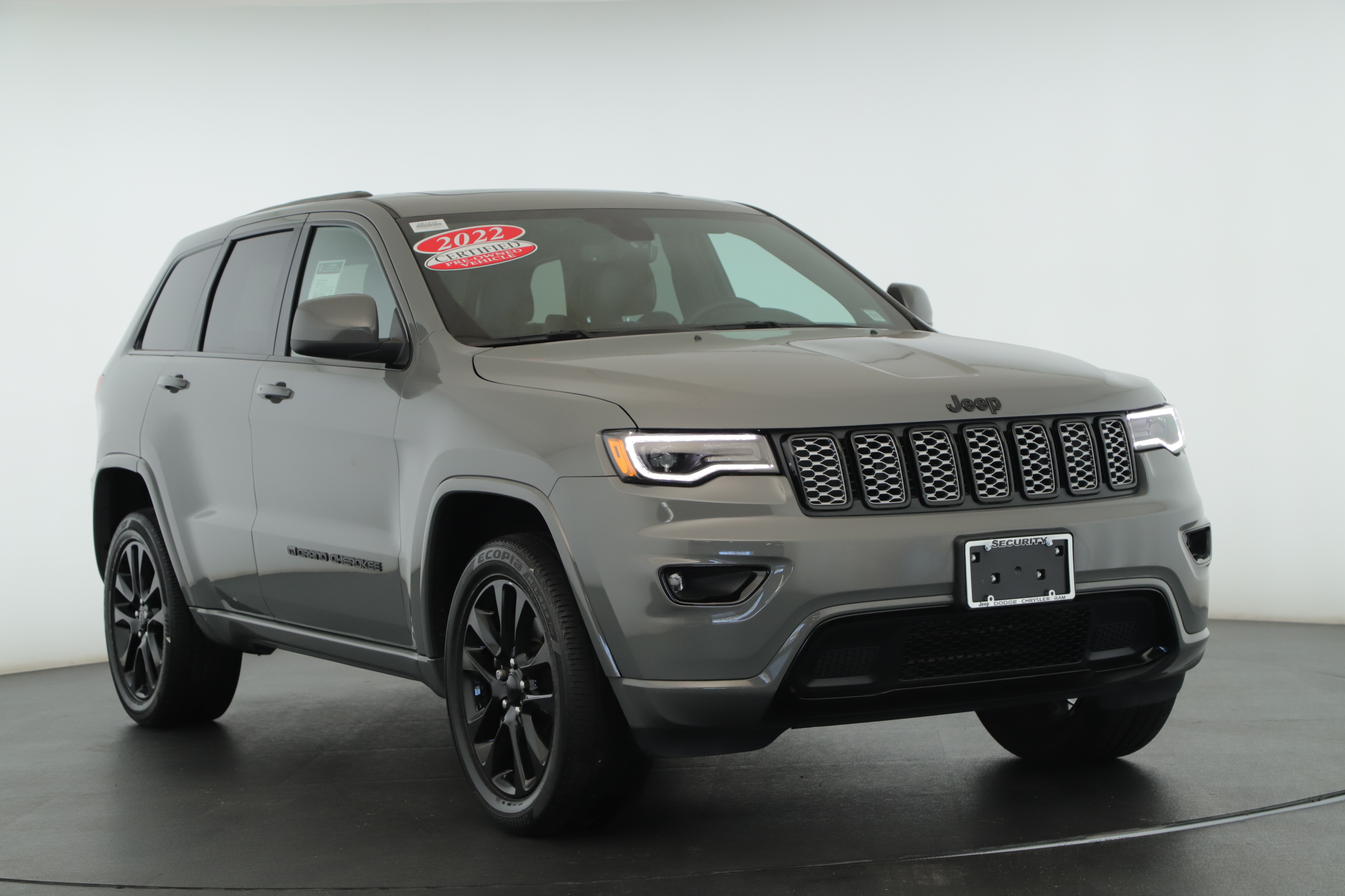 2022 Jeep Grand Cherokee WK Laredo X's photo