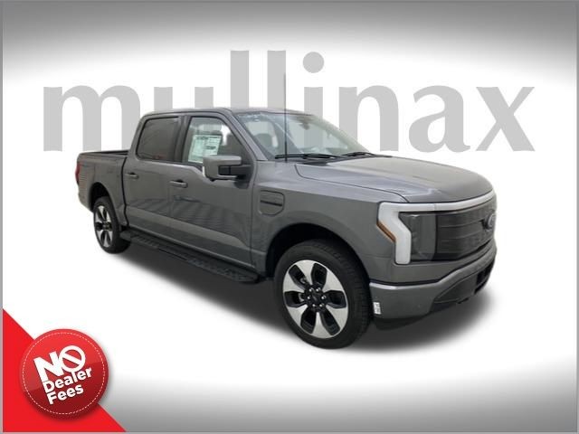 2023 Ford F-150 Lightning Platinum's photo