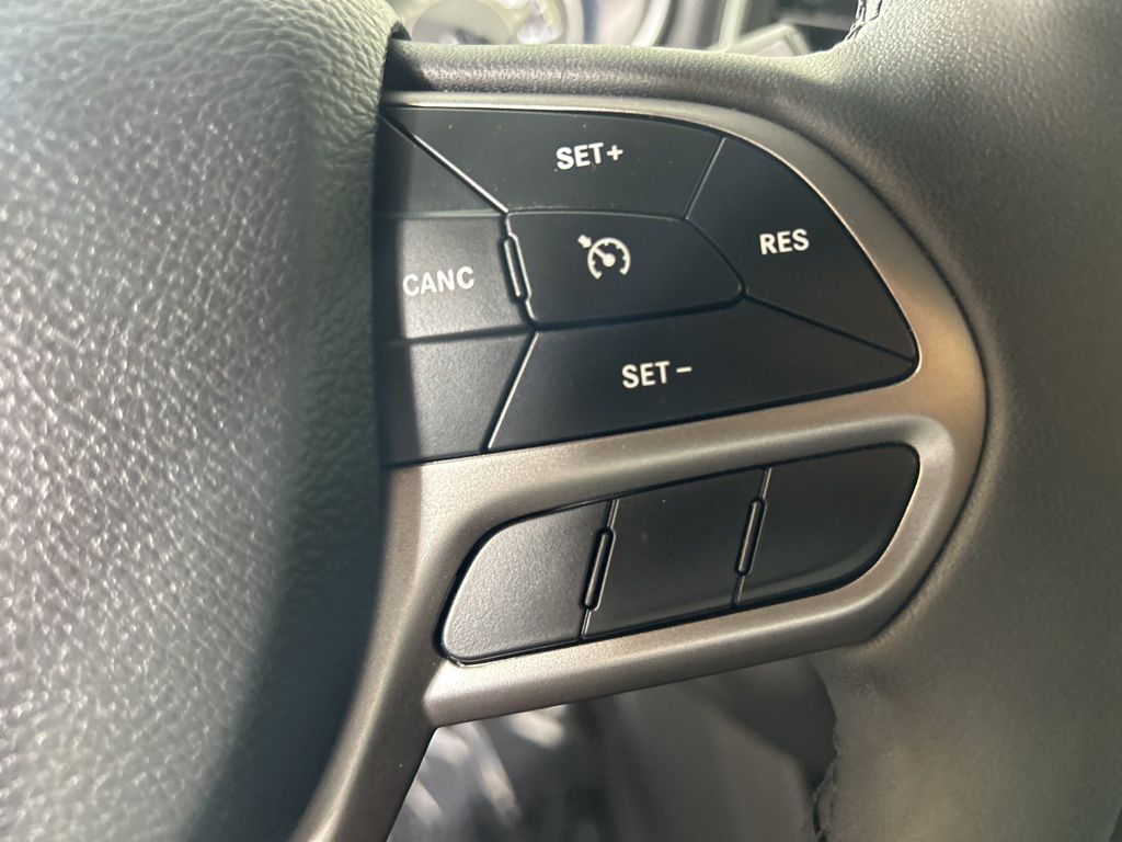 2021 Jeep Cherokee Latitude Lux photo 30