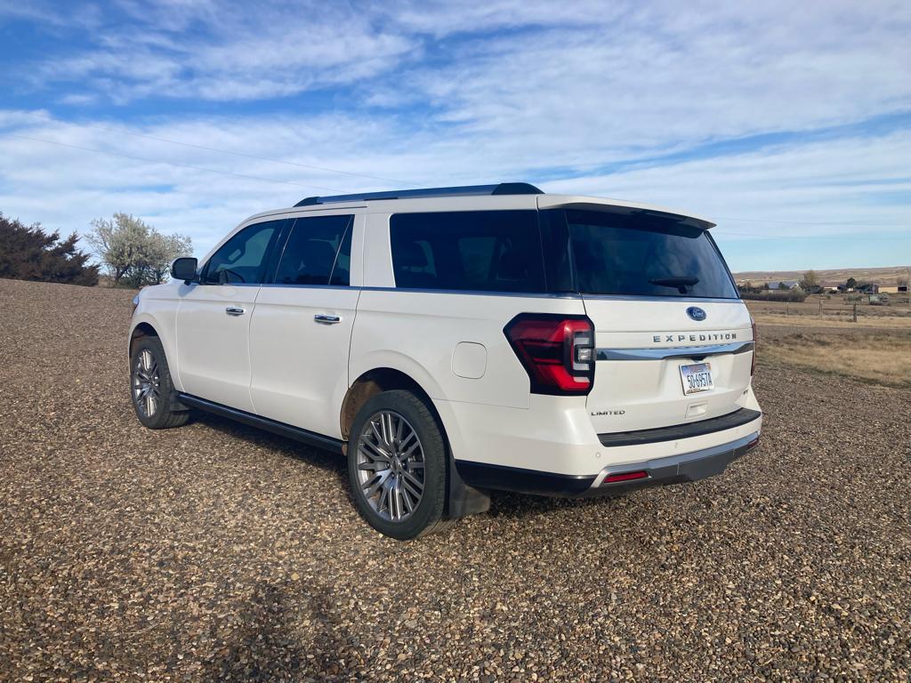 2022 Ford Expedition Limited MAX photo 2