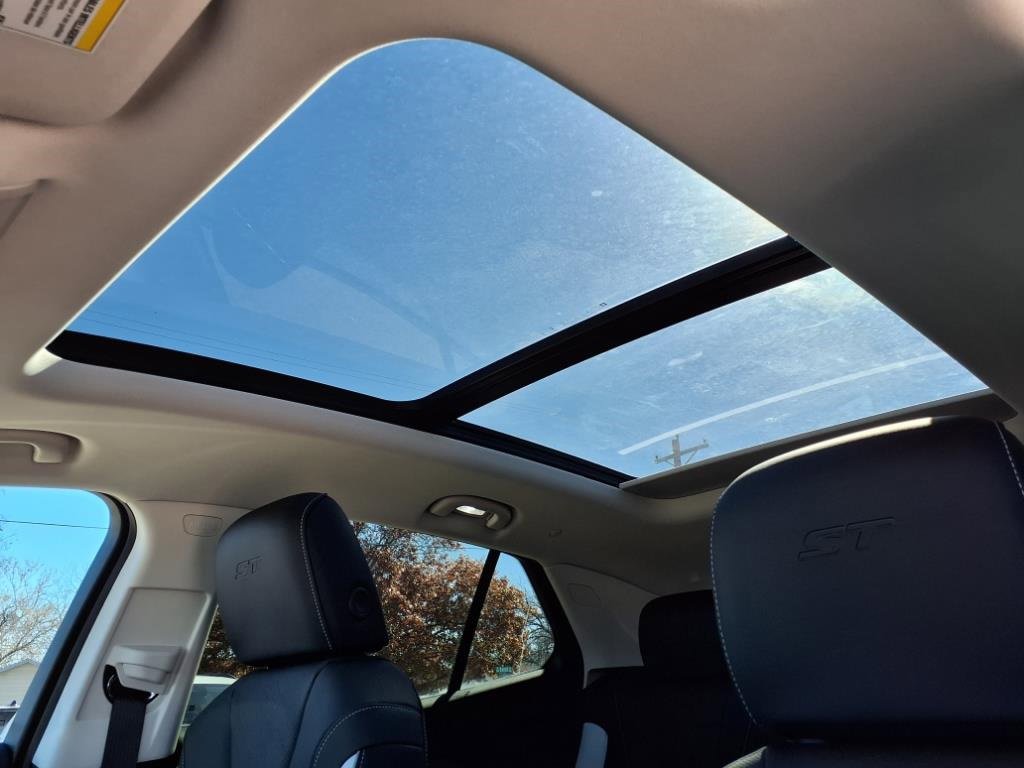 New 2025 Summit White Buick Sport Touring image 16