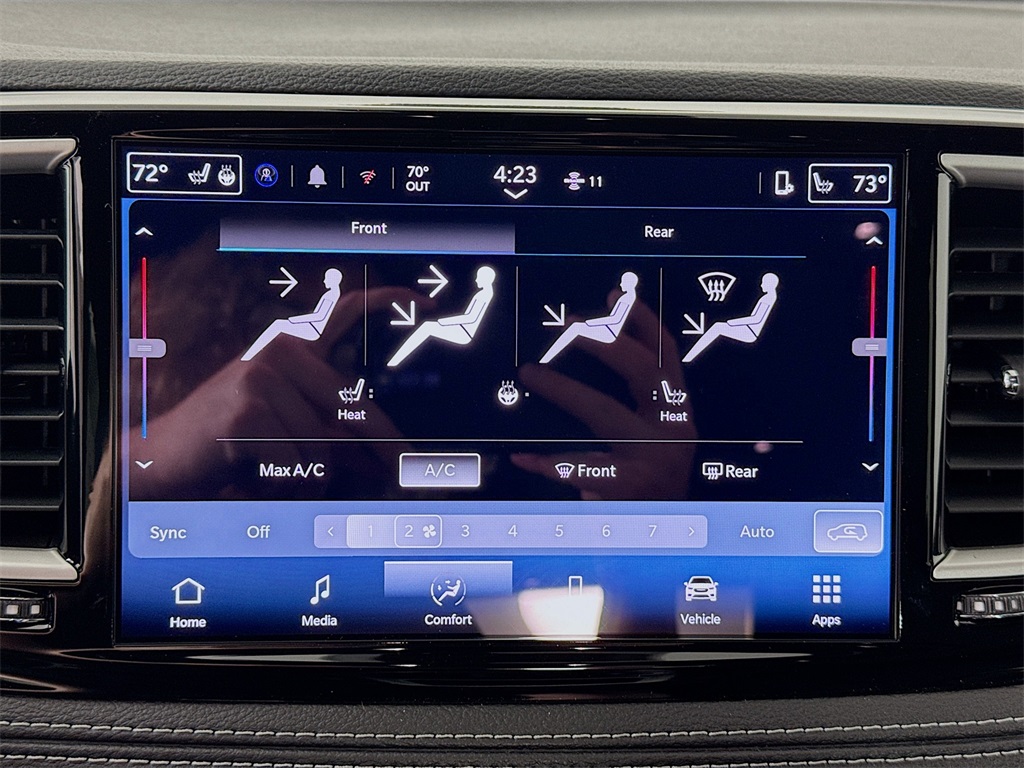 2025 Chrysler Pacifica photo 14
