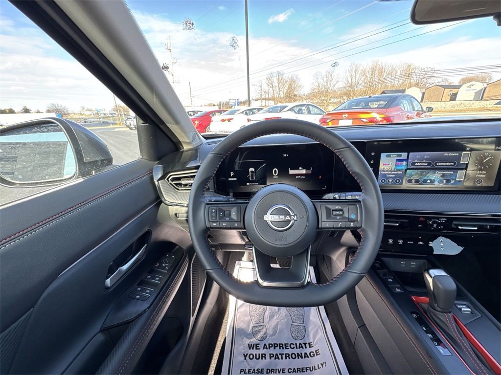 2025 Nissan Kicks SR photo 14