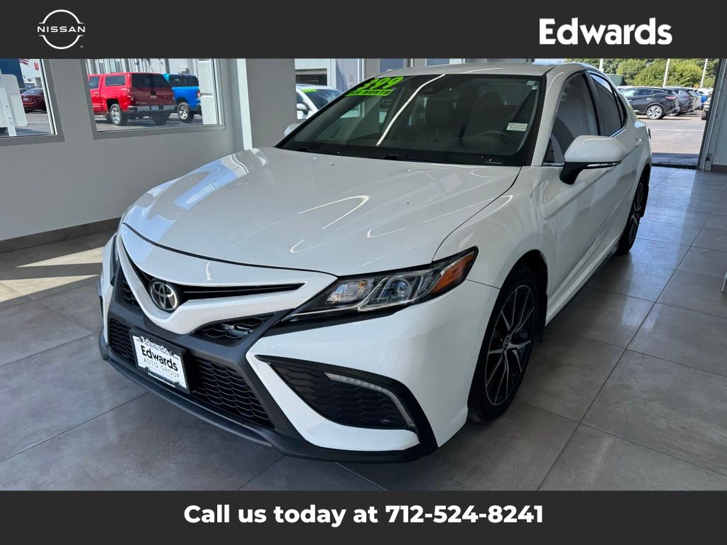 2024 Toyota Camry SE photo 4