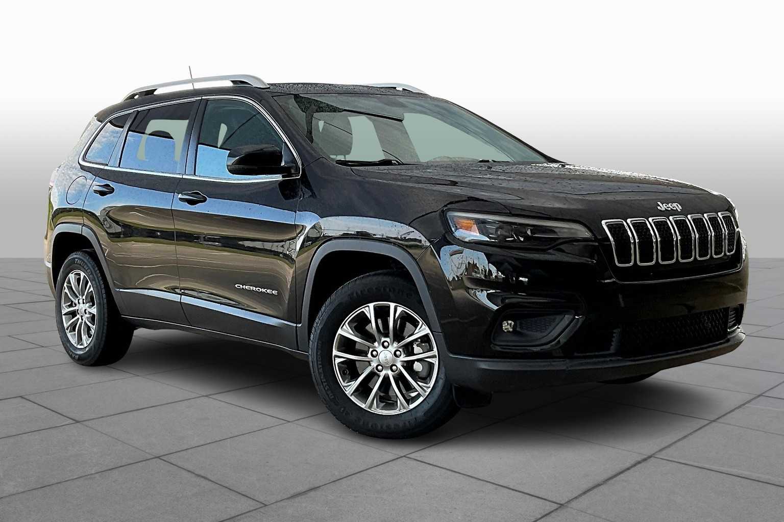 2019 Jeep Cherokee Latitude photo 2