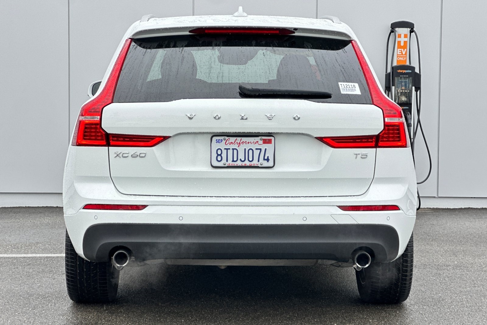 2021 Volvo XC60 T5 Momentum photo 5