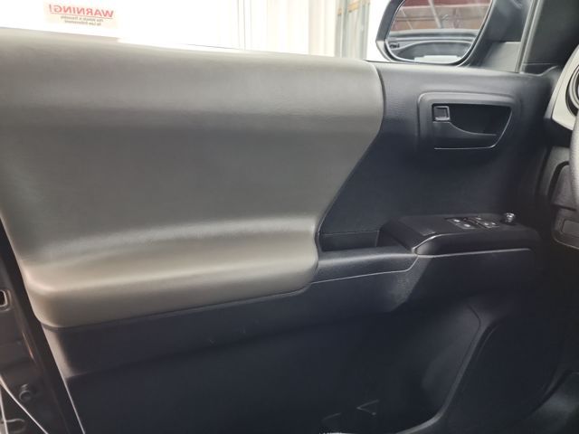 2021 Toyota Tacoma 4x4 Access Cab photo 11