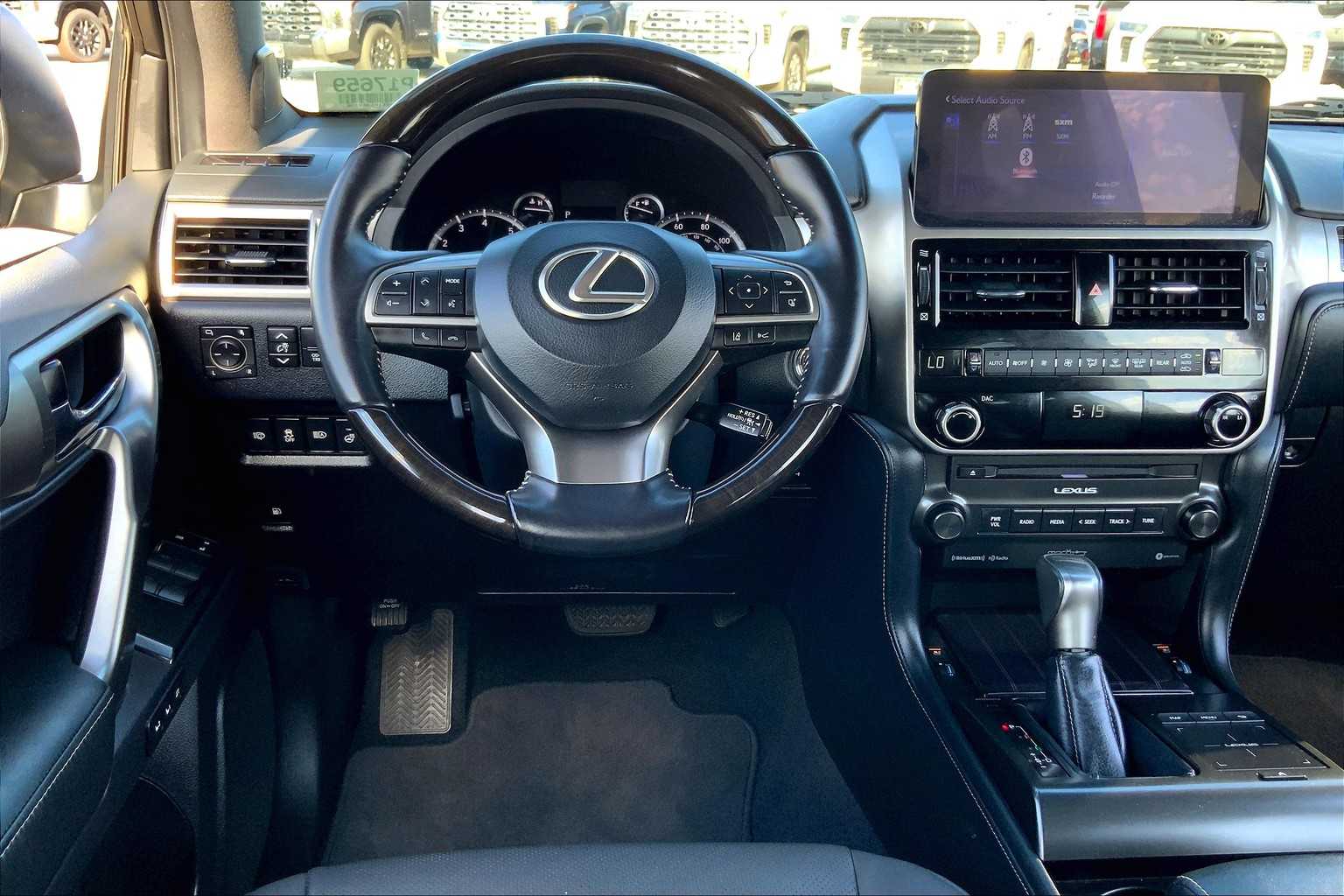 2023 Lexus GX 460 Premium photo 2