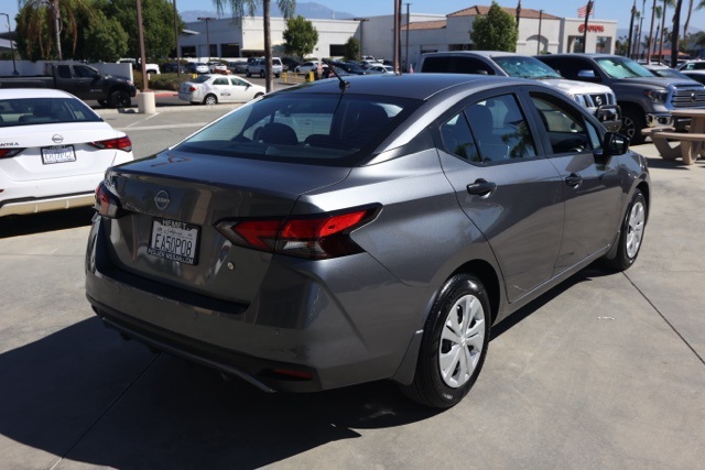 2025 Nissan Versa 1.6 S photo 3