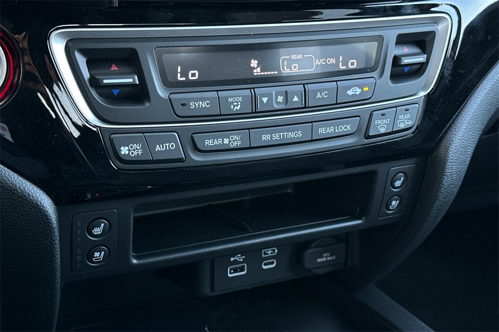 2025 Honda Ridgeline Black Edition photo 18