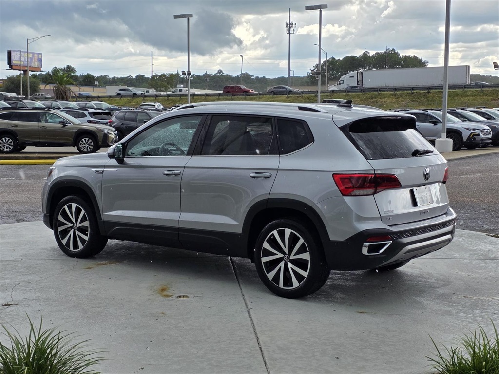 2022 Volkswagen Taos SE photo 4