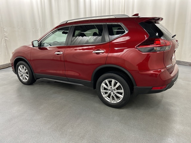 2018 Nissan Rogue SV photo 3