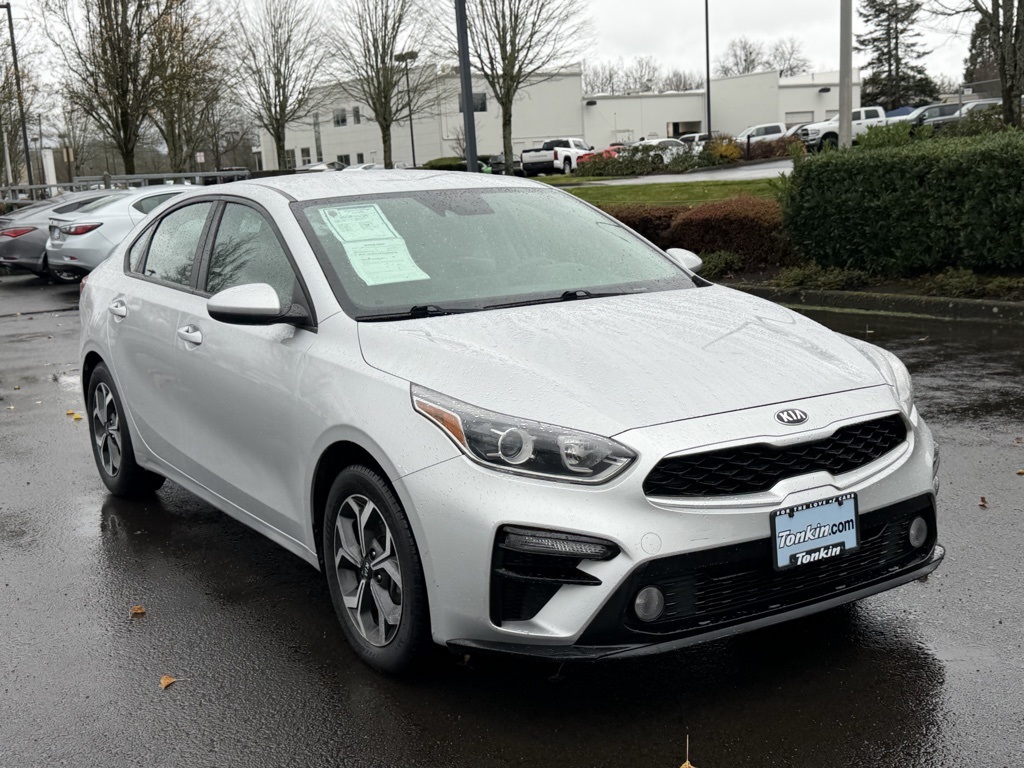 2019 Kia Forte LXS photo 2