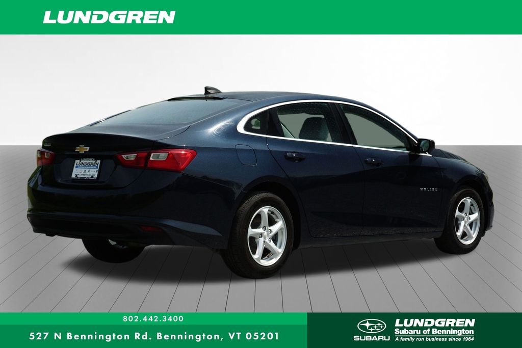 2018 Chevrolet Malibu LS photo 2