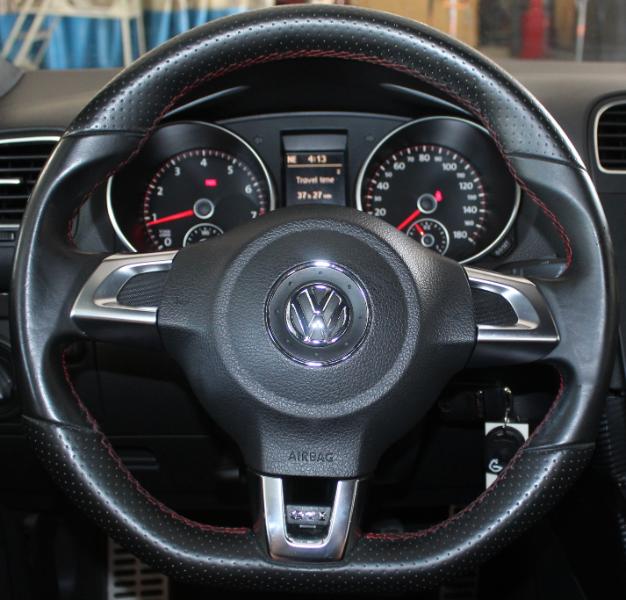 2013 Volkswagen Golf GTI photo 23