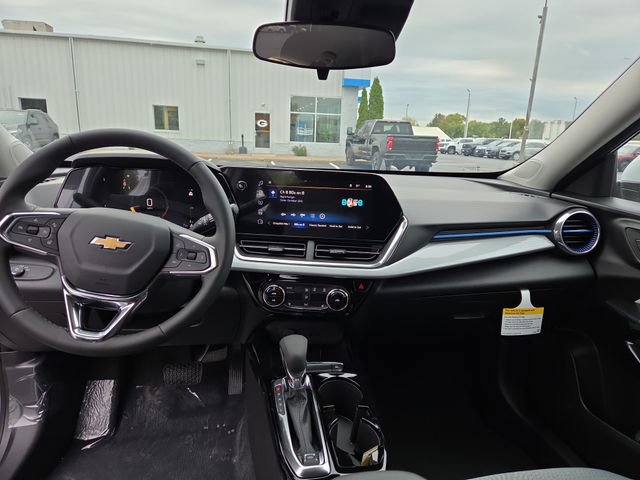 2025 Chevrolet Trax LT photo 11