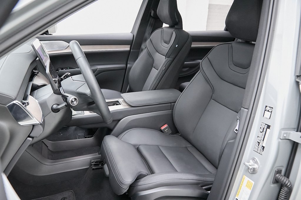 2025 VOLVO EX90 - Image 20