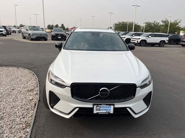 2026 Volvo XC60 B5 Plus photo 8