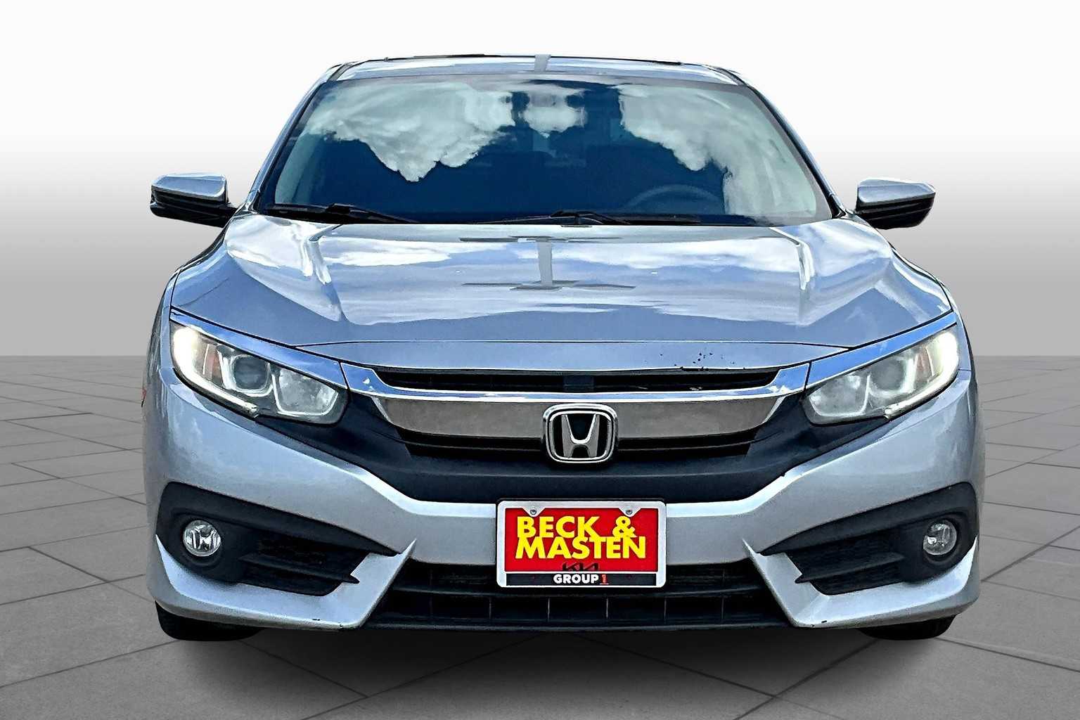 2016 Honda Civic EX-T photo 3