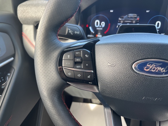 2025 Ford Explorer ST-Line photo 25