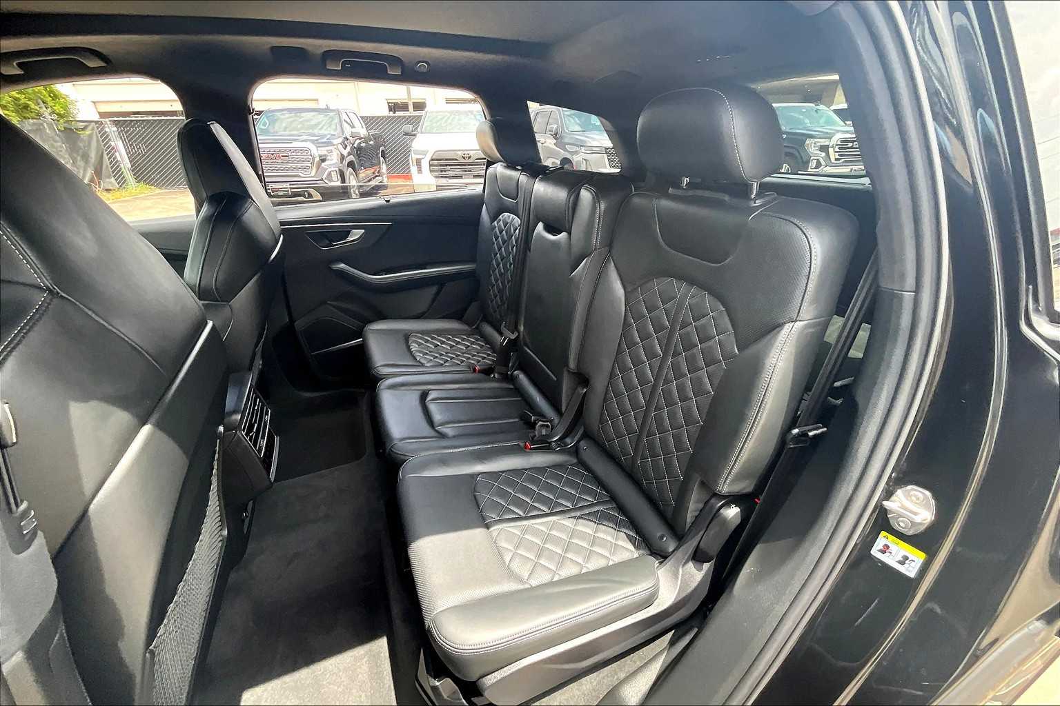 2023 Audi SQ7 Prestige photo 17