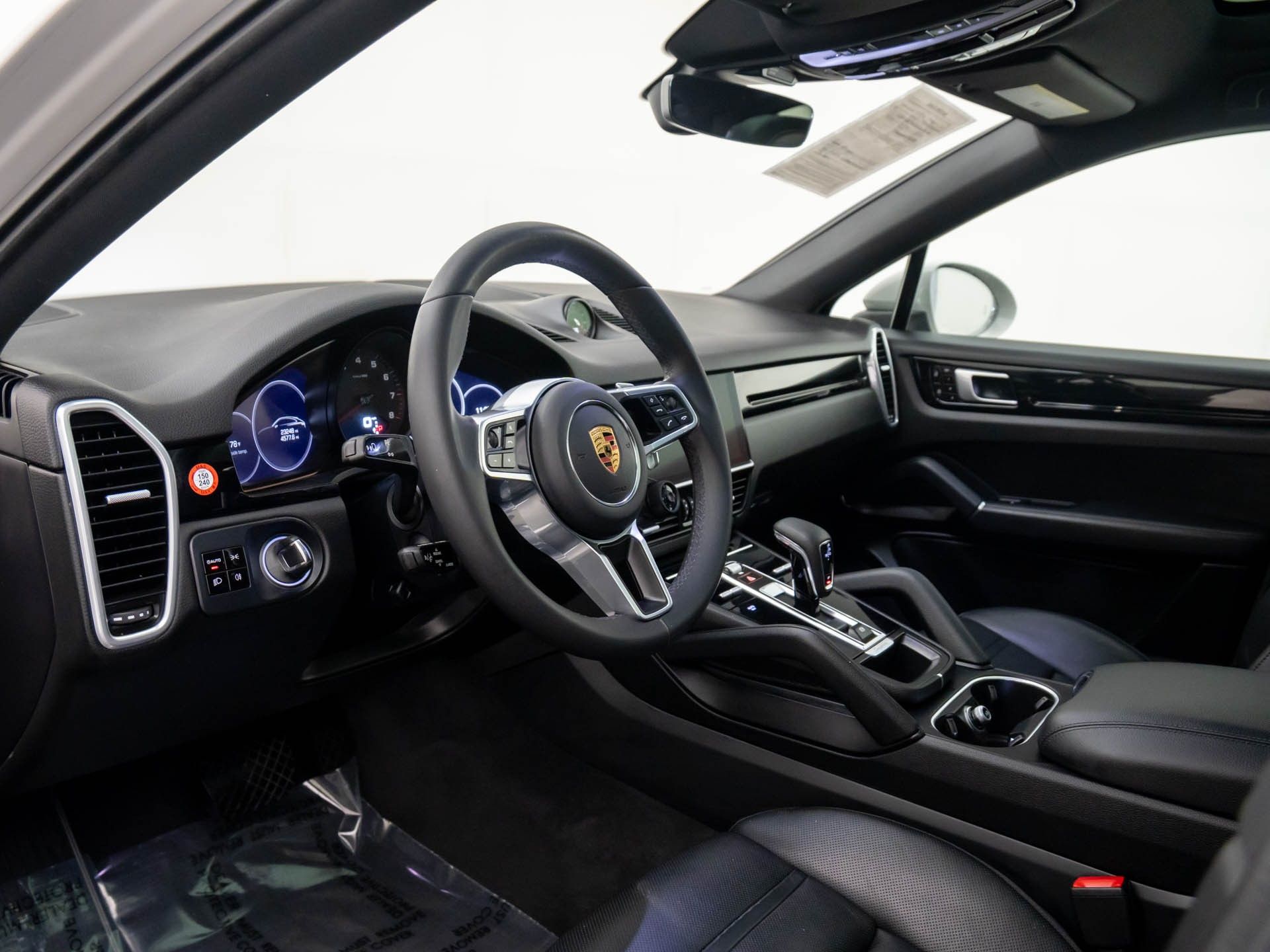 2021 Porsche Cayenne Coupe photo 2