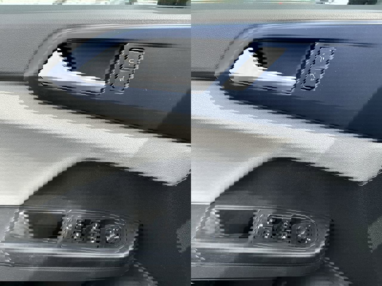 2022 Volkswagen Taos SE photo 20