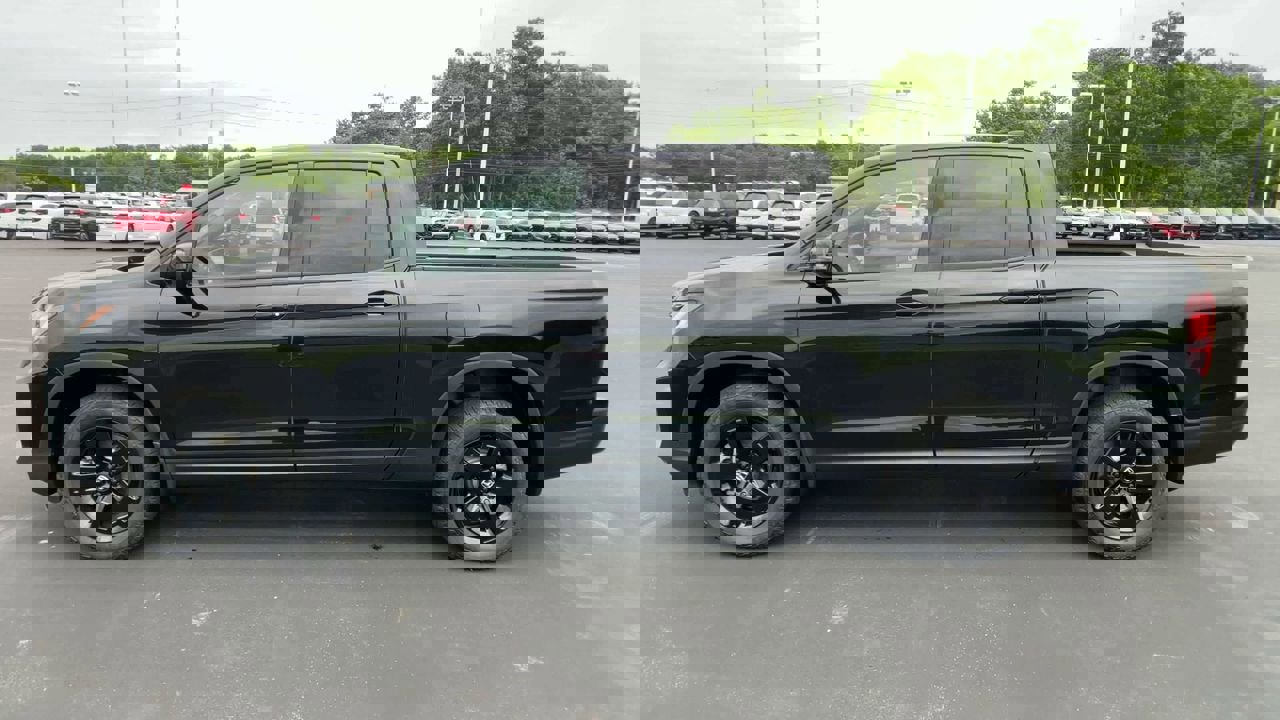 2025 Honda Ridgeline Black Edition photo 4