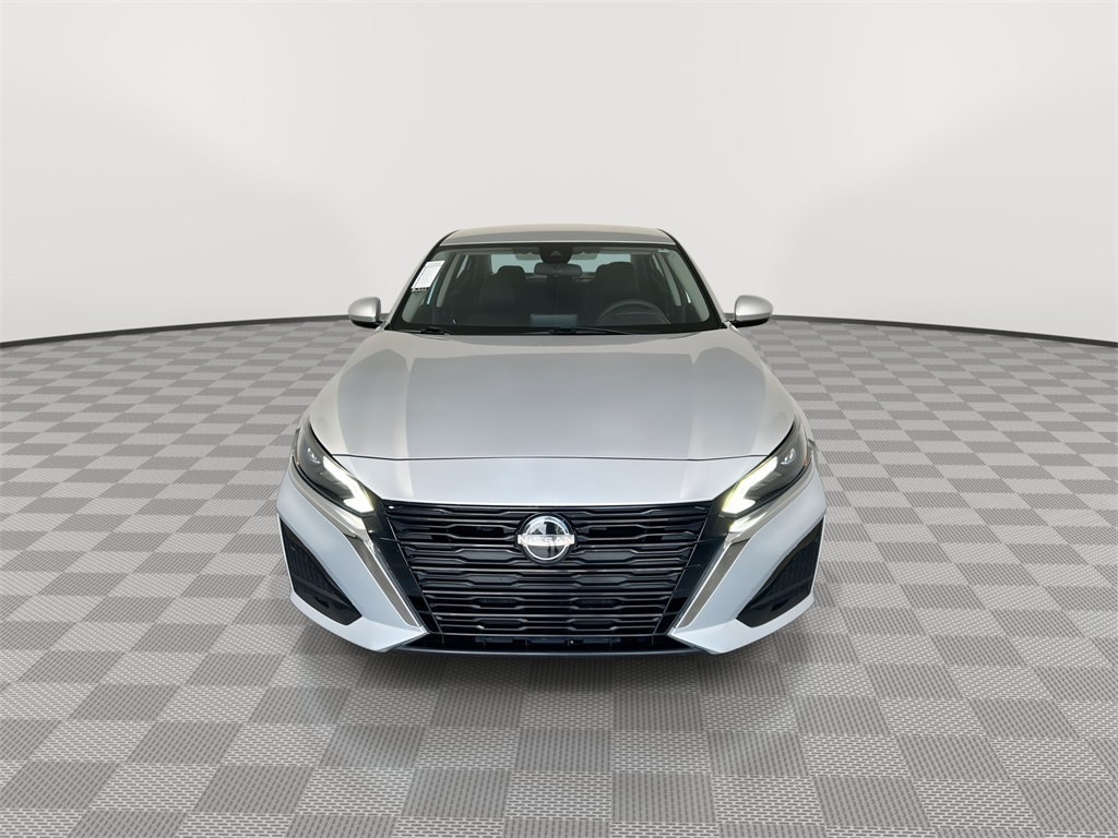 2023 Nissan Altima 2.5 SV photo 3