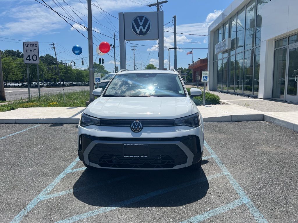 2025 Volkswagen Taos SE photo 13