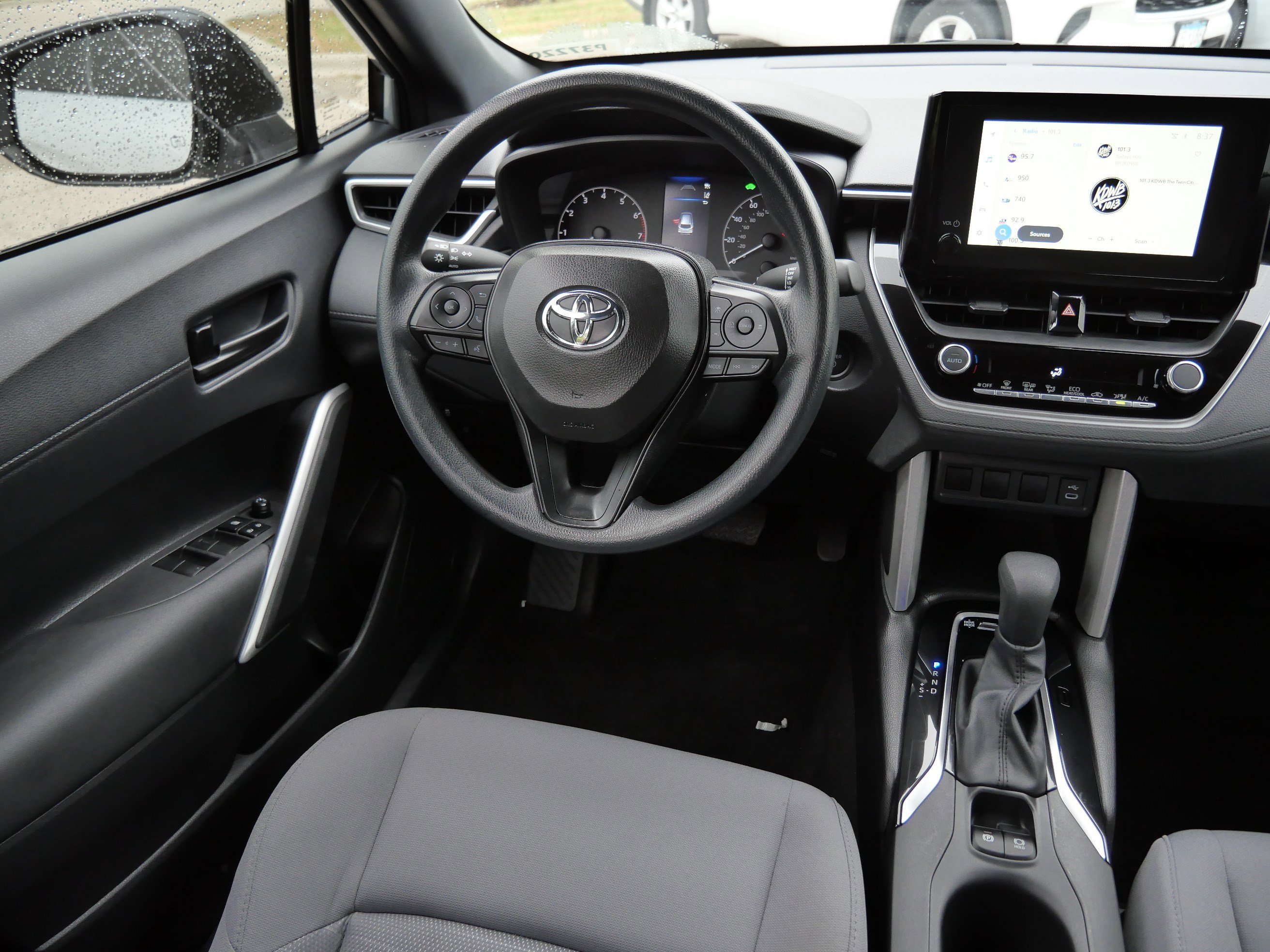 2024 Toyota Corolla Cross Hybrid S photo 8