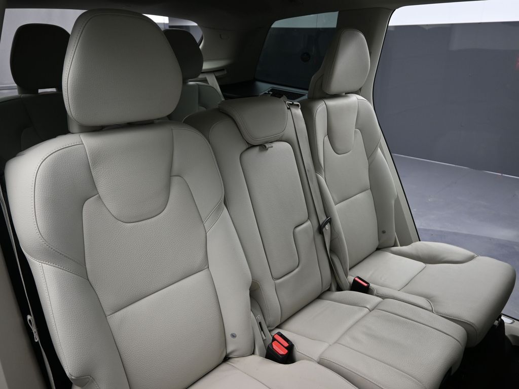 2024 Volvo XC90 T8 Plus photo 15