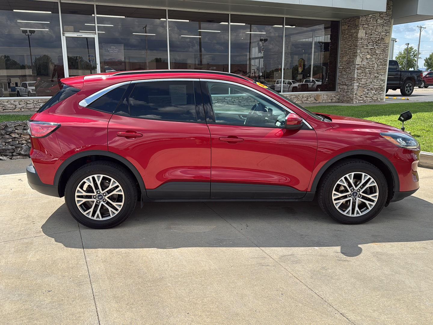 2022 Ford Escape SEL photo 10