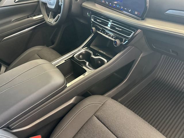2026 Chevrolet Traverse photo 16