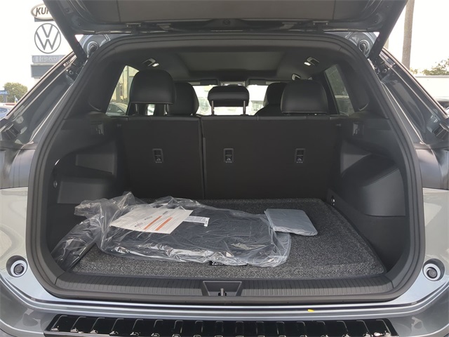 2025 Volkswagen Tiguan SE R-Line Black photo 8