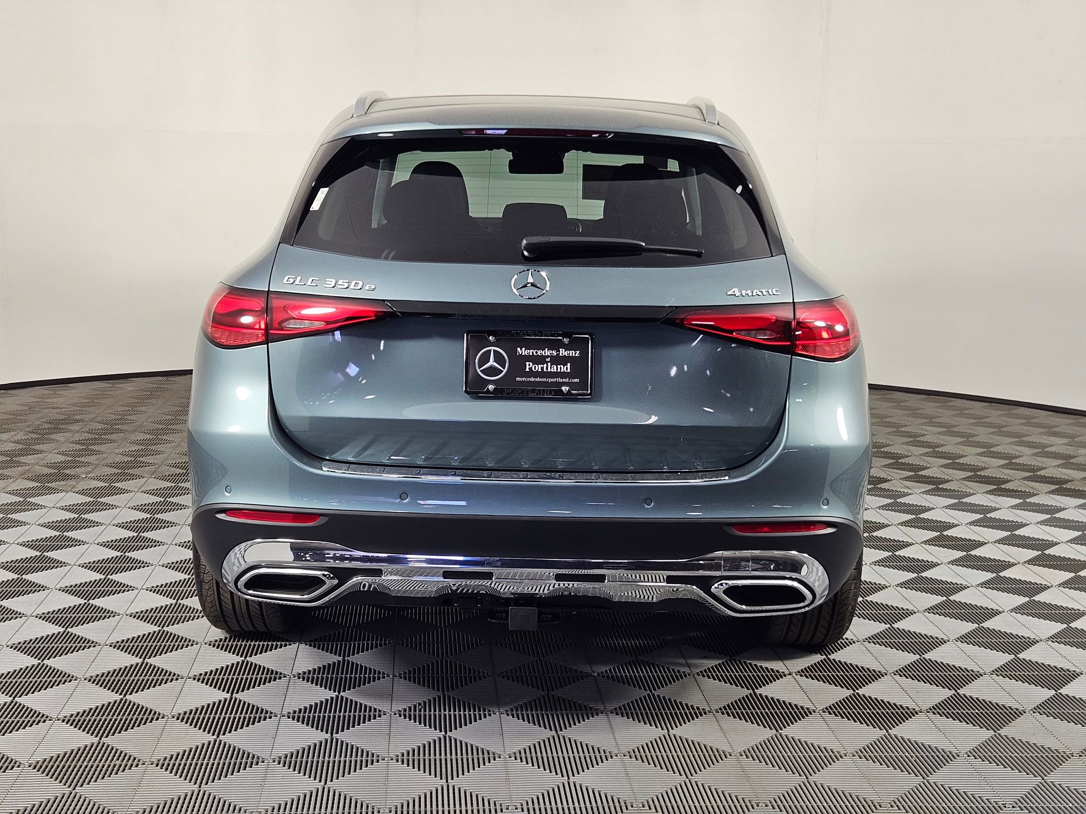 2025 Mercedes Benz GLC 350e 4MATIC photo 3