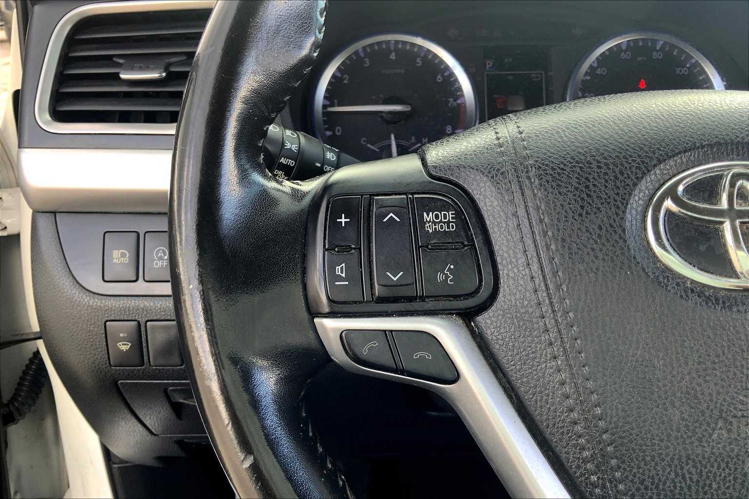 2017 Toyota Highlander XLE photo 15