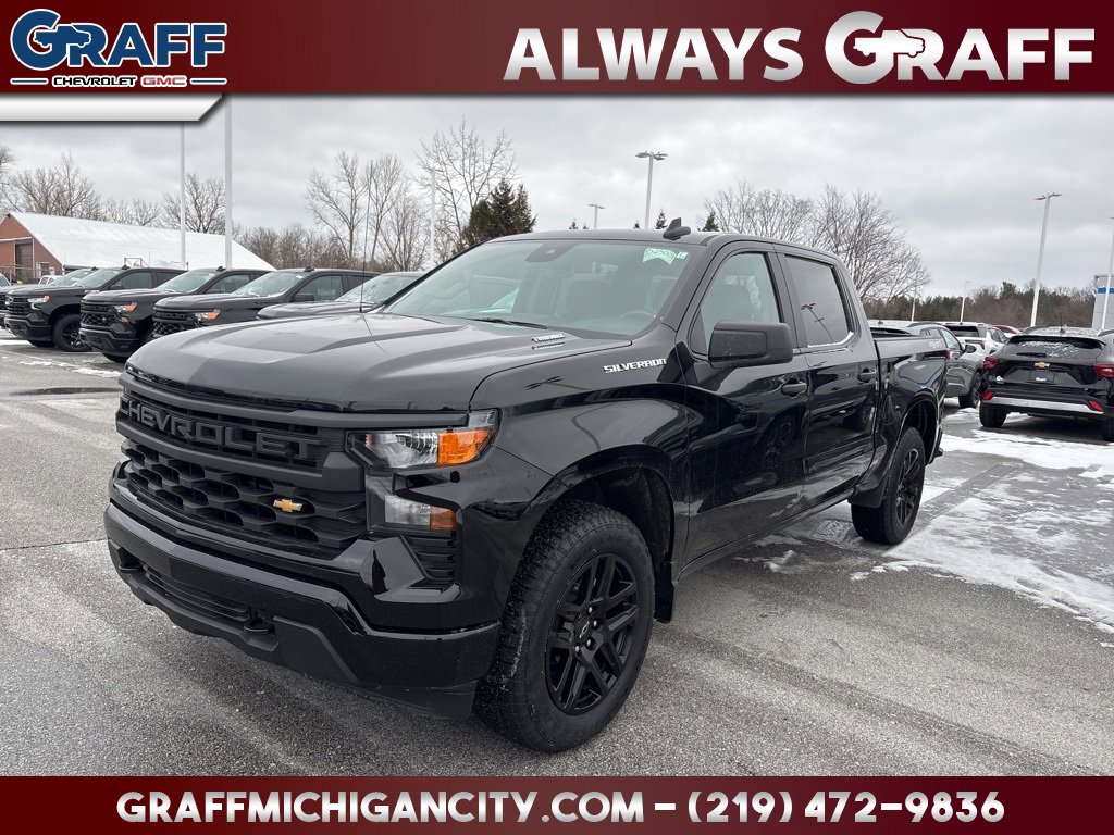 2025 Chevrolet Silverado Base's photo