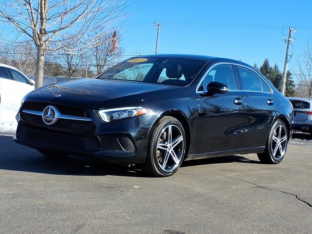 2022 Mercedes-Benz A-Class A220's photo