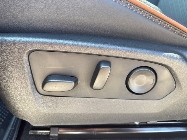 2025 Gmc Canyon AT4 photo 16