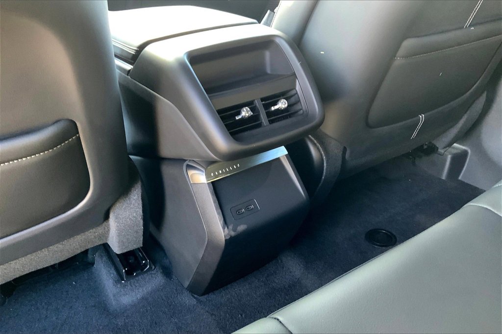 2025 Cadillac Lyriq Luxury photo 21