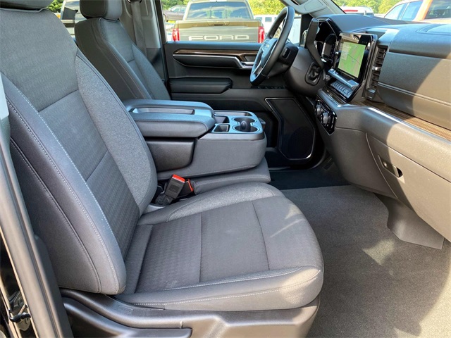 2024 Chevrolet Silverado 1500 LT photo 19