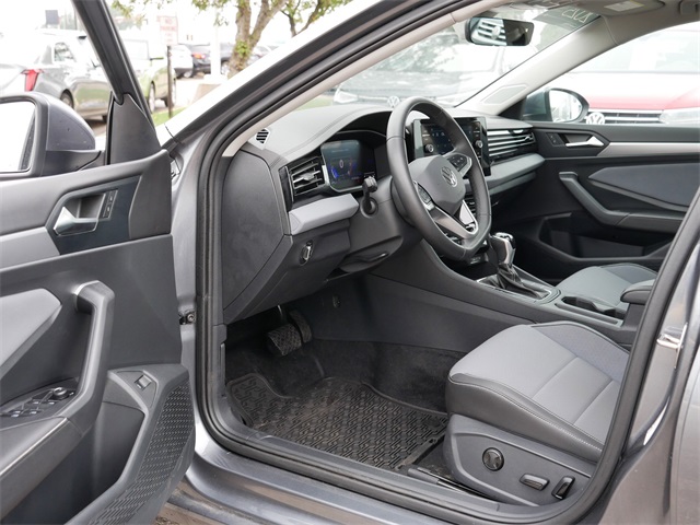 2025 Volkswagen Jetta 1.5T SE photo 11