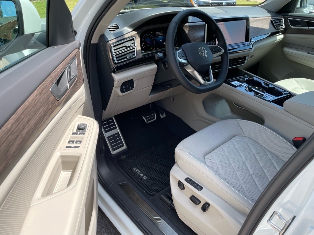 2026 Volkswagen Atlas SEL Premium R-Line photo 14