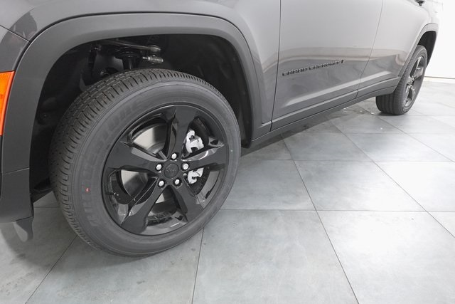 2025 Jeep Grand Cherokee Laredo Altitude photo 31