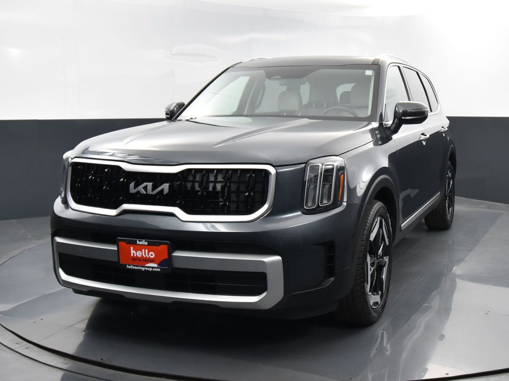 2023 Kia Telluride EX photo 2