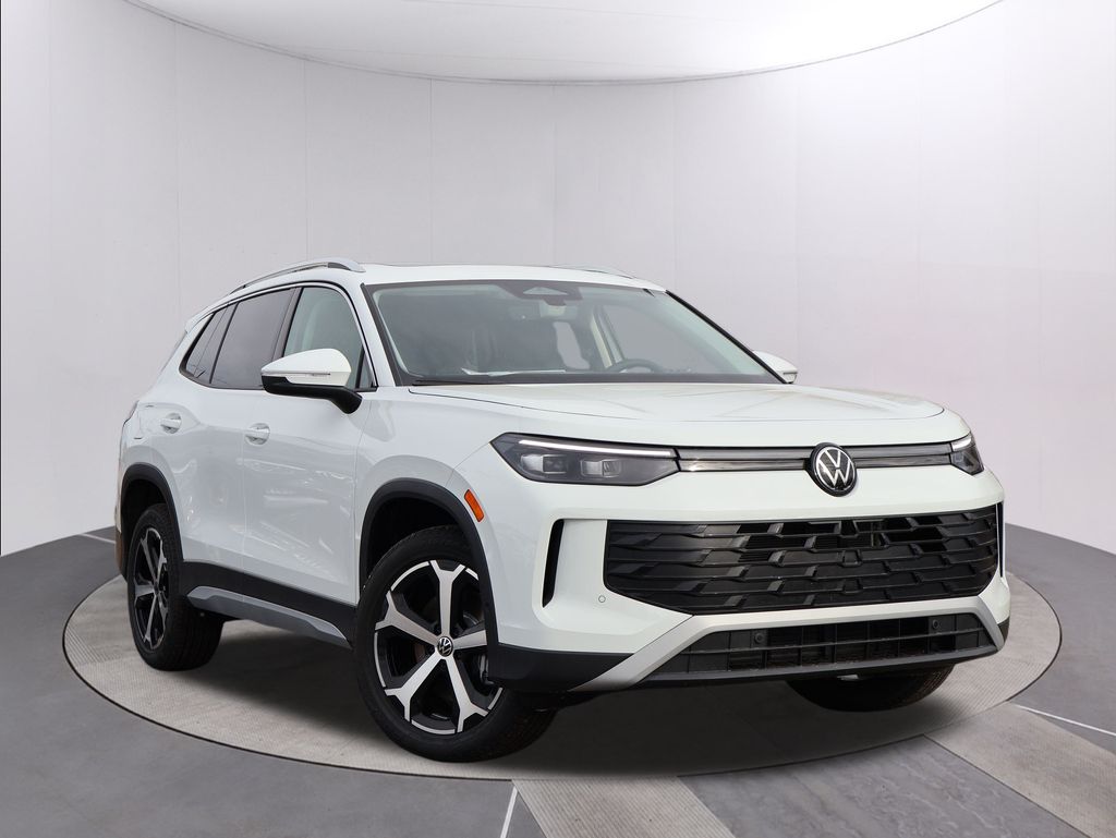 2026 Volkswagen Tiguan SE's photo