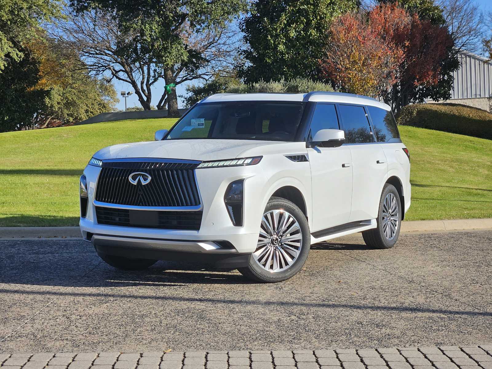 2026 INFINITI QX80 Luxe's photo