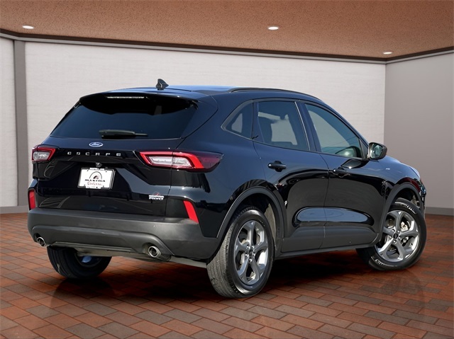 2025 Ford Escape ST-Line photo 4